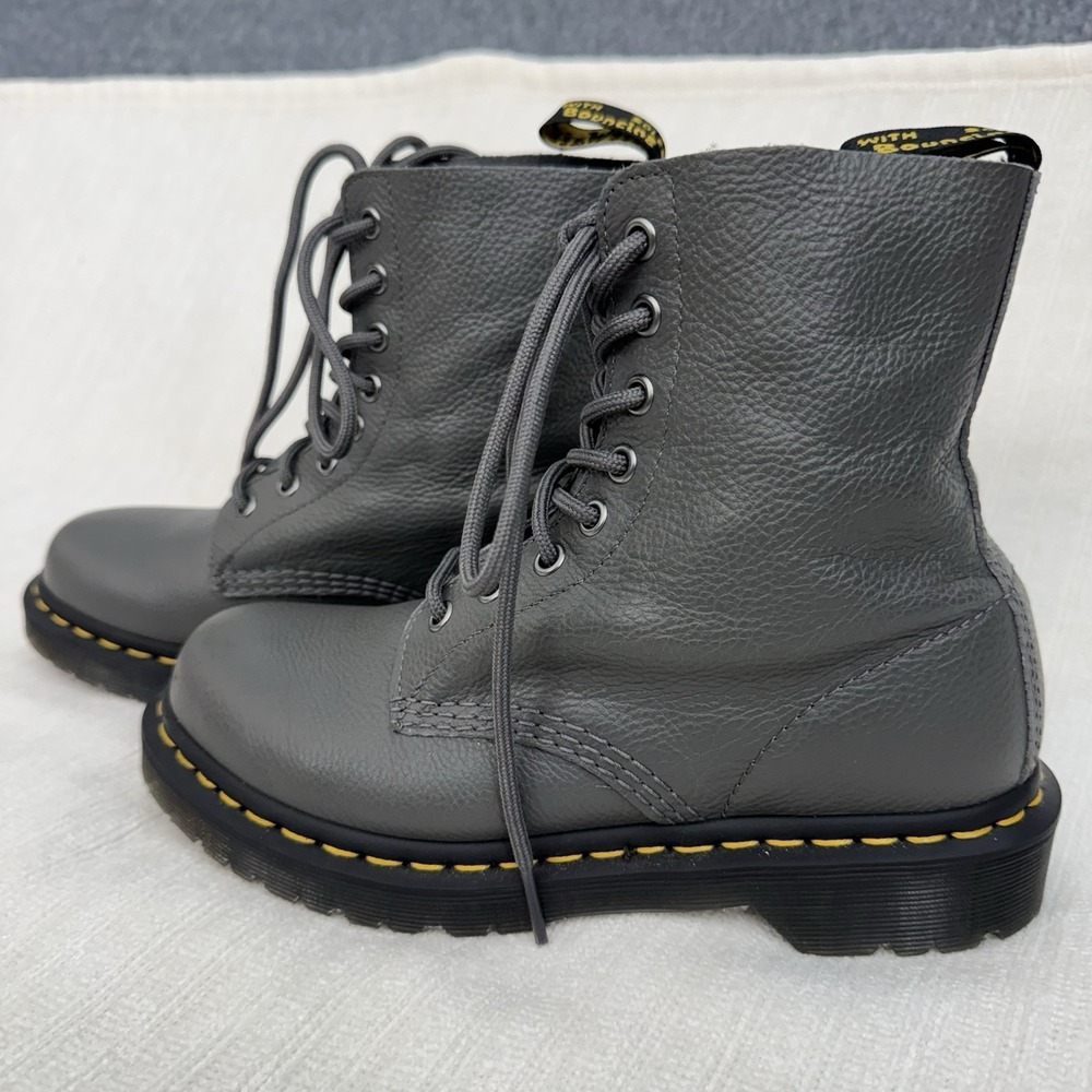 Dr Martens 1460 Pascal Leather 8 Eye Boots Gray Womens 7 NWOT - Picture 2 of 14